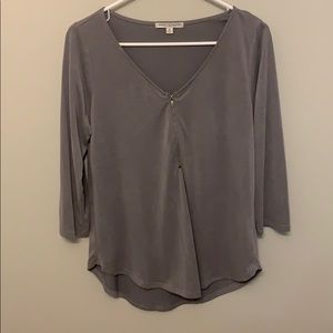 GREEN ENVELOPE Women’s solid gray zipper tee